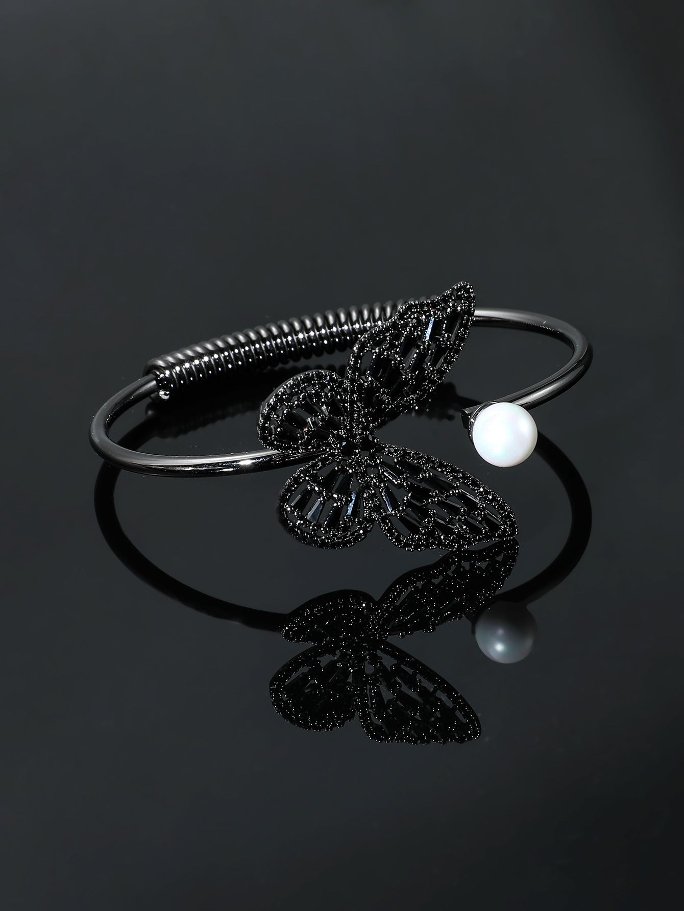 Women's Fashion Hollowed-out Vintage Bracelet